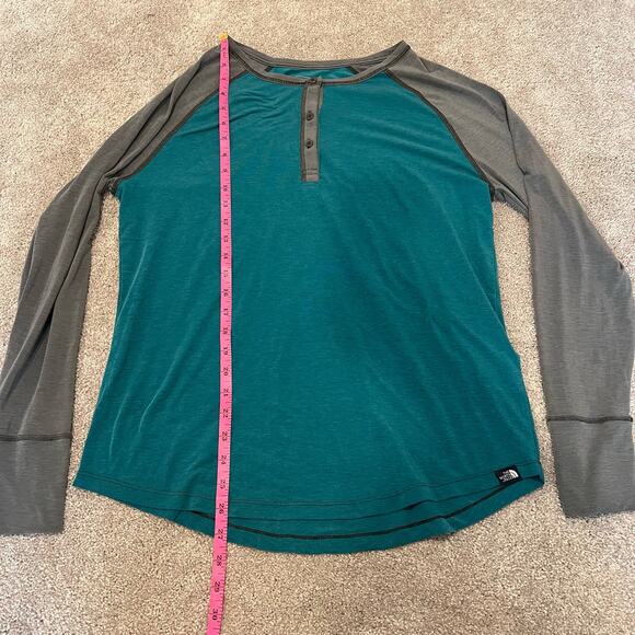 The North Face Women's Two Tone Henley Teal and Grey Size Medium - Picture 4 of 8